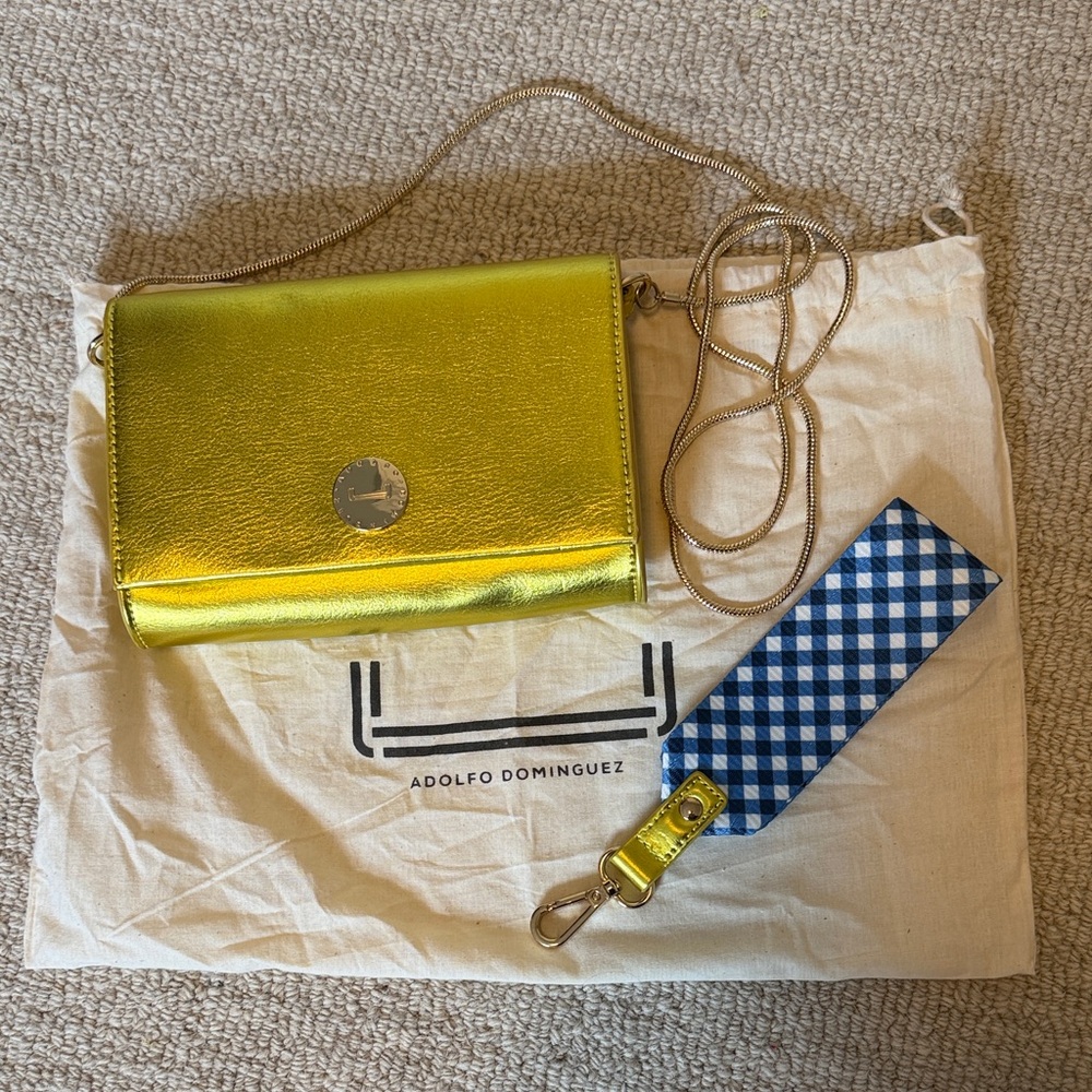 Adolfo Dominguez Metallic Yellow-Green Crossbody Bag with Chain Strap